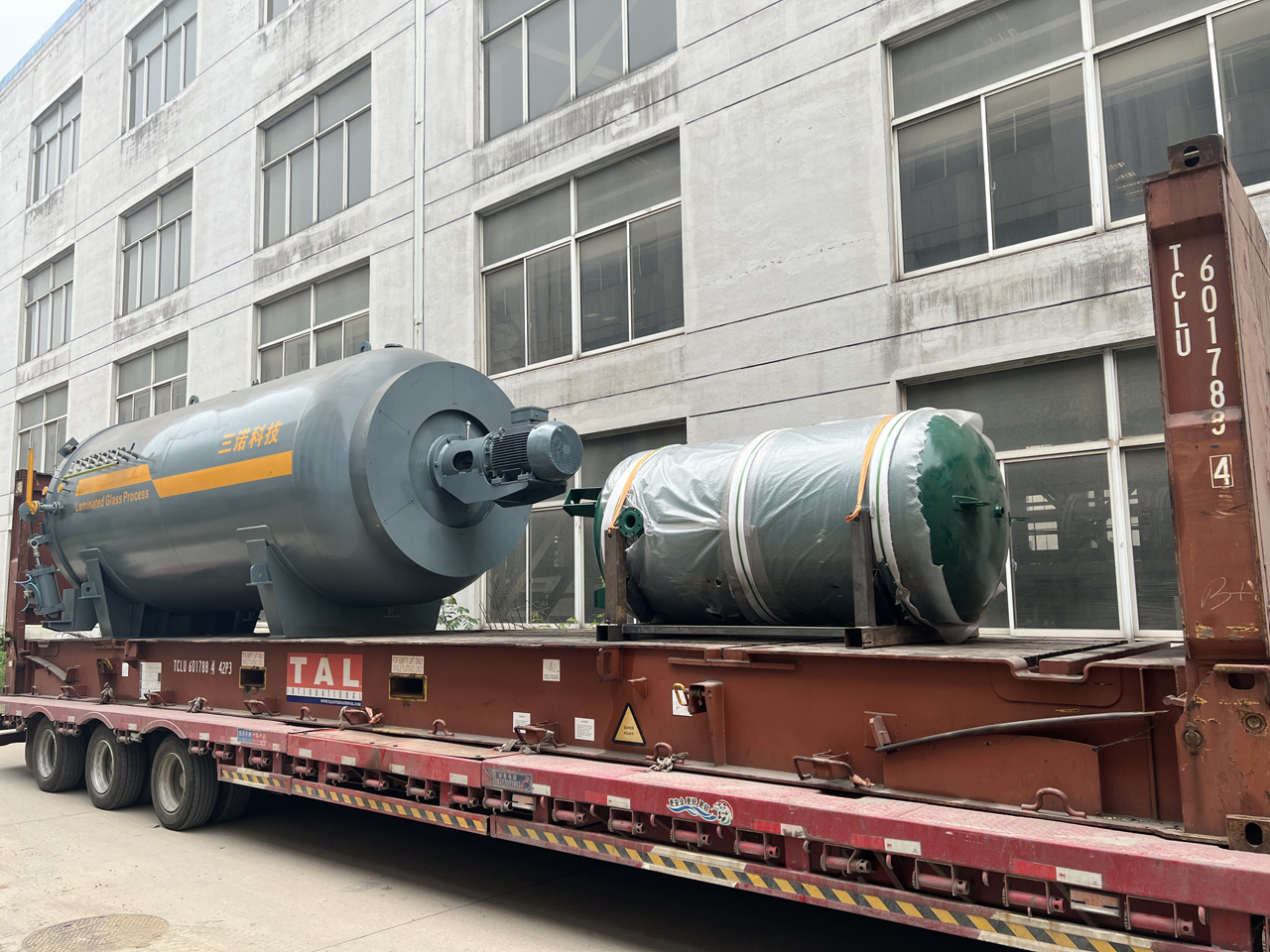 Charlie Car Glass, Ecuador