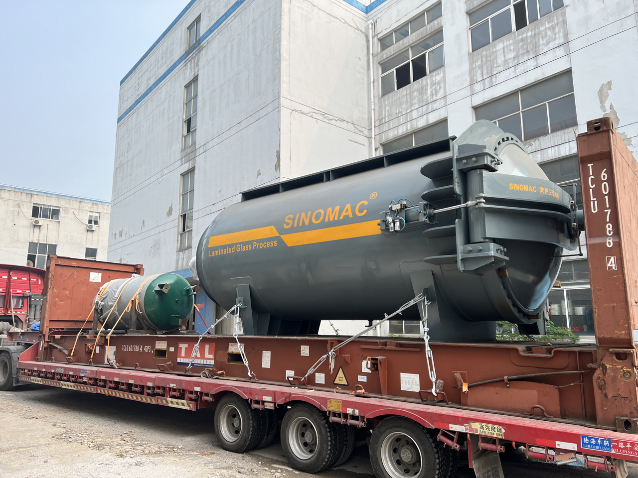 Charlie Car Glass, Ecuador